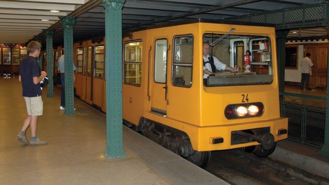Historic Metro in Budapest (Train) © echonet.at / rv