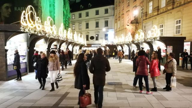 Christmas Market at St. Stephens Place Vienna © echonet.at / rv